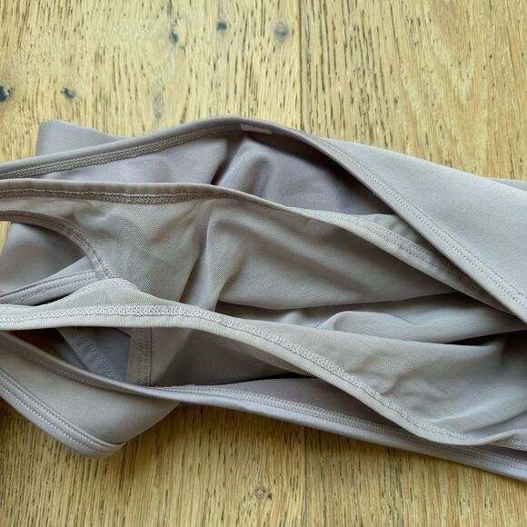 Alo Yoga Airlift Excite One Shoulder Double Strap Sport Bra Dusk Purple Size XS - Picture 8 of 10